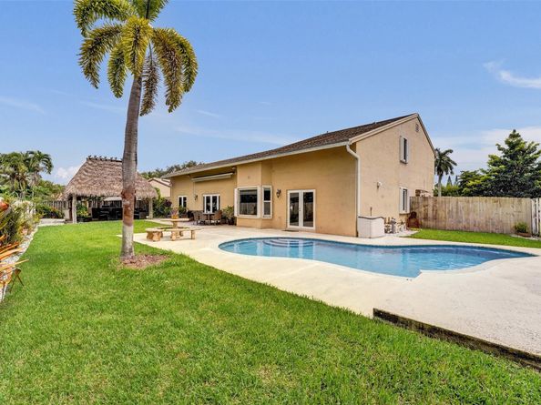 14580 Fairfax Pl, Davie FL 33325
