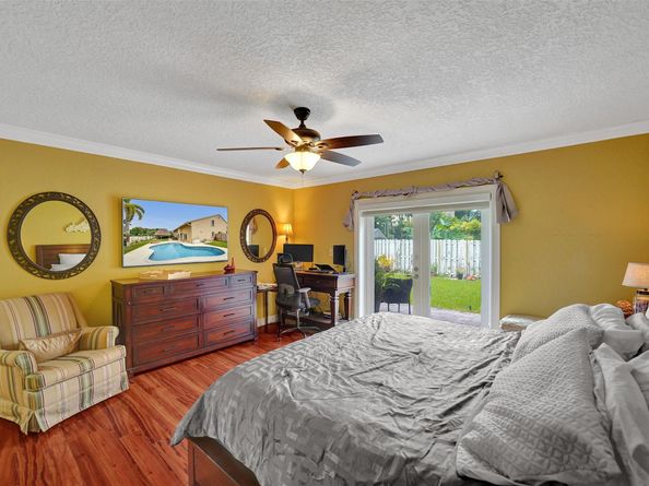 14580 Fairfax Pl, Davie FL 33325
