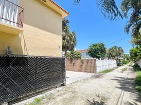 1120 S Federal Highway, Lake Worth Beach FL 33460