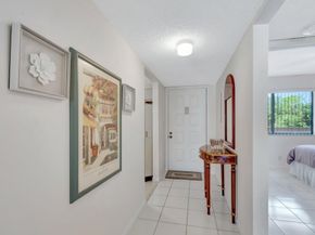 3154 Via Poinciana 211, Lake Worth FL 33467