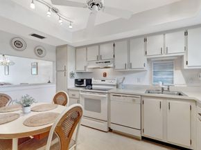 3154 Via Poinciana 211, Lake Worth FL 33467