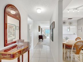 3154 Via Poinciana 211, Lake Worth FL 33467