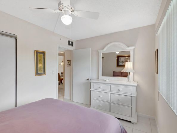 3154 Via Poinciana 211, Lake Worth FL 33467
