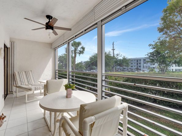 3154 Via Poinciana 211, Lake Worth FL 33467