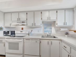 3154 Via Poinciana 211, Lake Worth FL 33467