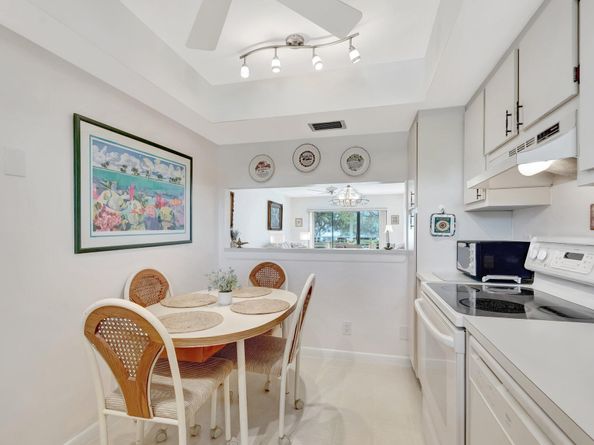 3154 Via Poinciana 211, Lake Worth FL 33467