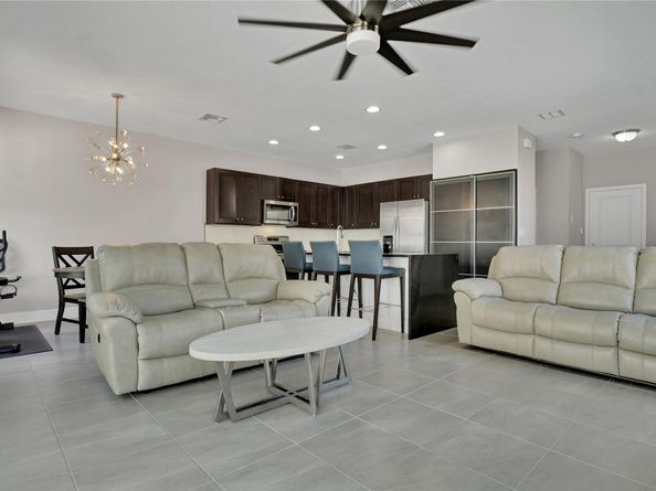 2030 Oysterwood Ln, Riviera Beach FL 33410