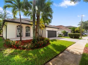 1523 SW 161st Ave, Pembroke Pines FL 33027