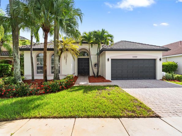 1523 SW 161st Ave, Pembroke Pines FL 33027