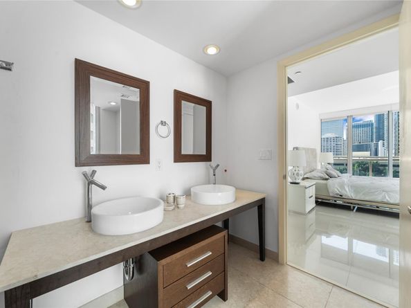 495 Brickell Ave 811, Miami FL 33131