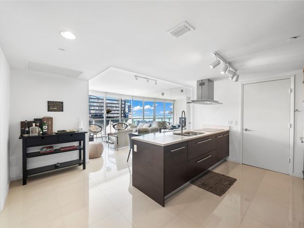 495 Brickell Ave 811, Miami FL 33131