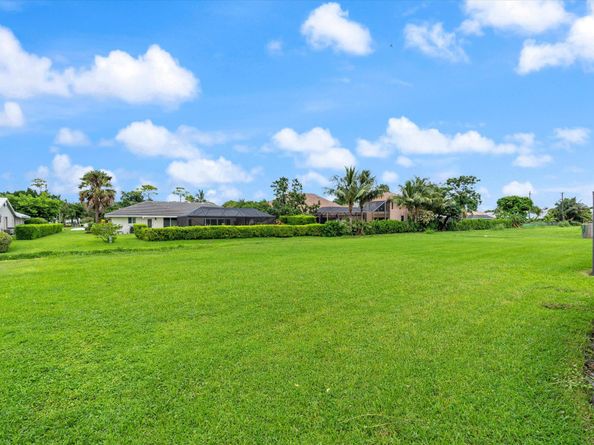 516 Muirfield Drive, Atlantis FL 33462