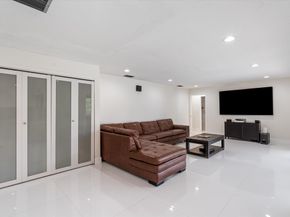 516 Muirfield Drive, Atlantis FL 33462