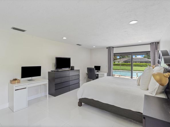 516 Muirfield Drive, Atlantis FL 33462