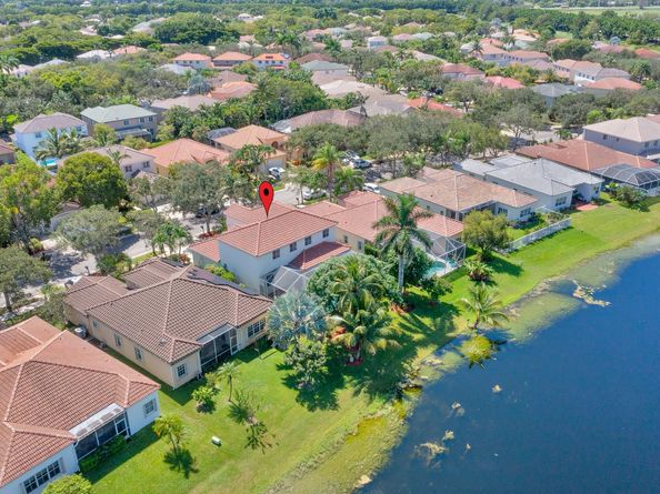 4032 Pinewood Ln, Weston FL 33331