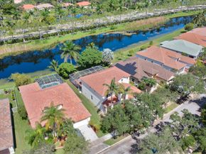 4032 Pinewood Ln, Weston FL 33331