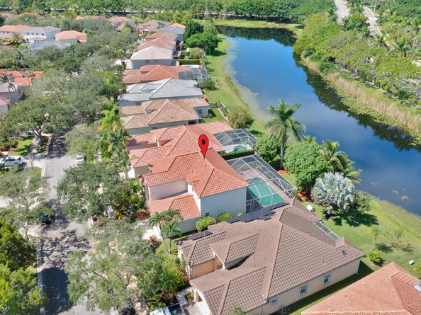 4032 Pinewood Ln, Weston FL 33331