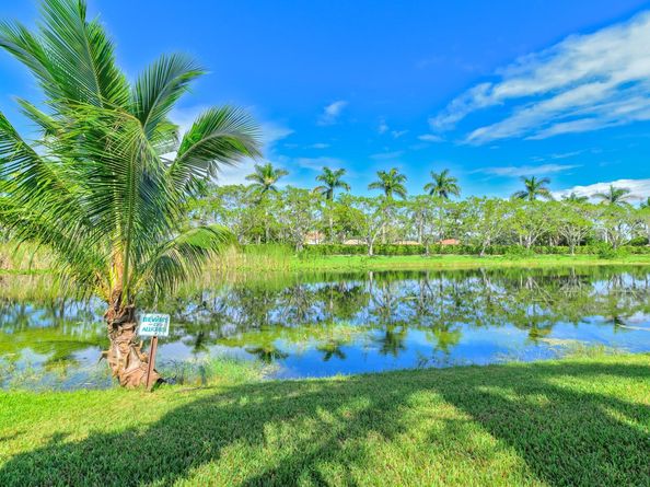 4032 Pinewood Ln, Weston FL 33331