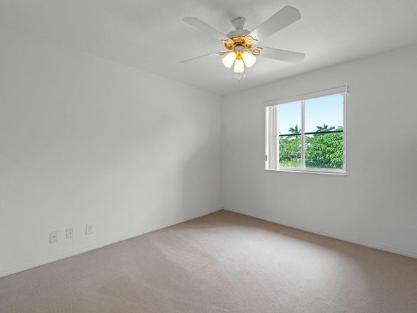 4032 Pinewood Ln, Weston FL 33331