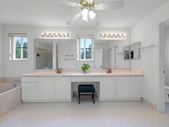 4032 Pinewood Ln, Weston FL 33331
