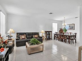 4032 Pinewood Ln, Weston FL 33331