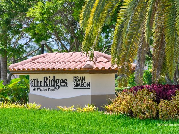 4032 Pinewood Ln, Weston FL 33331