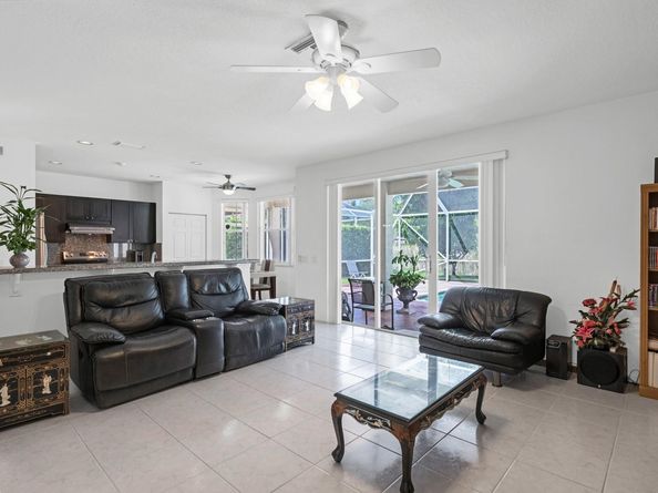 4032 Pinewood Ln, Weston FL 33331