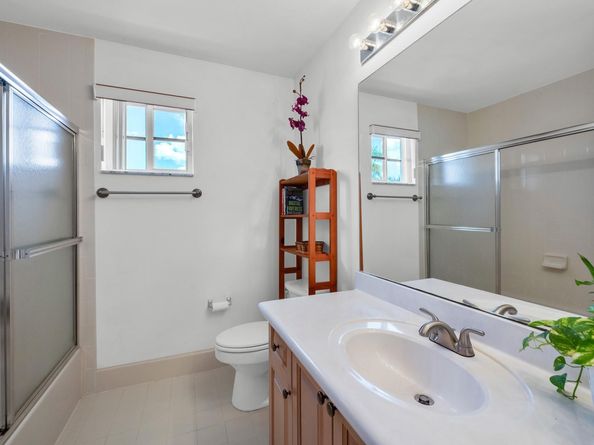 4032 Pinewood Ln, Weston FL 33331