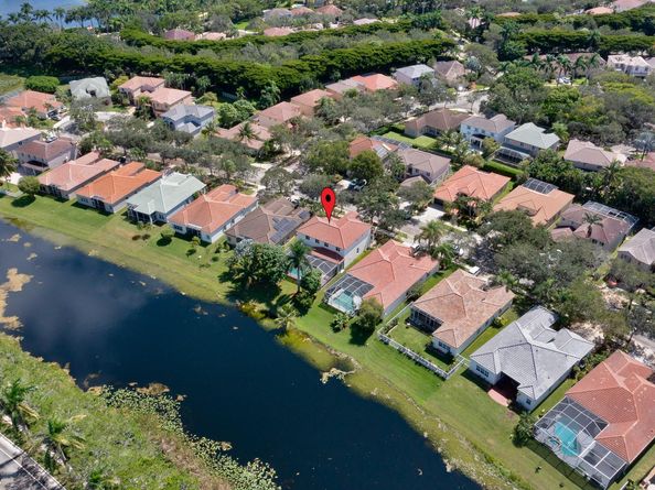 4032 Pinewood Ln, Weston FL 33331
