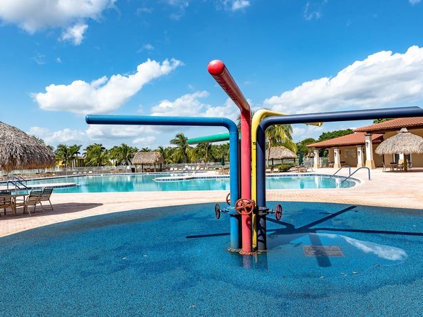 4032 Pinewood Ln, Weston FL 33331
