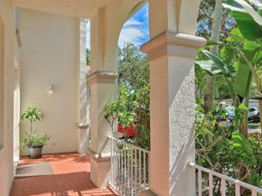 4032 Pinewood Ln, Weston FL 33331