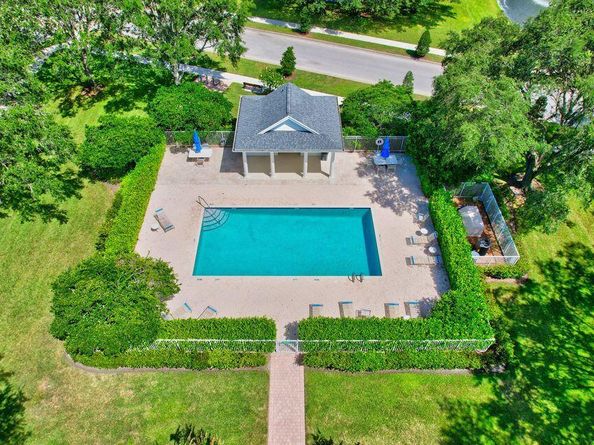 180 Freeport Drive, Jupiter FL 33458
