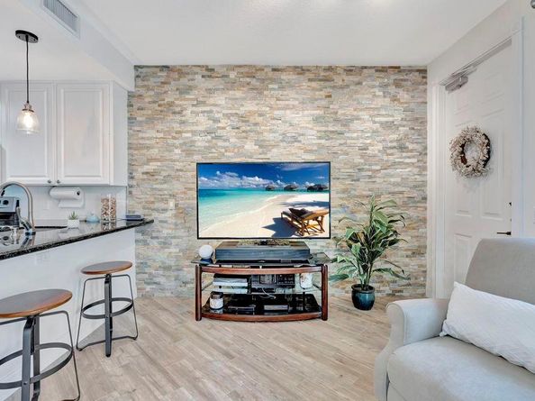 180 Freeport Drive, Jupiter FL 33458