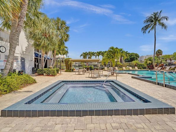 1100 SE 5th Ct 77, Pompano Beach FL 33060