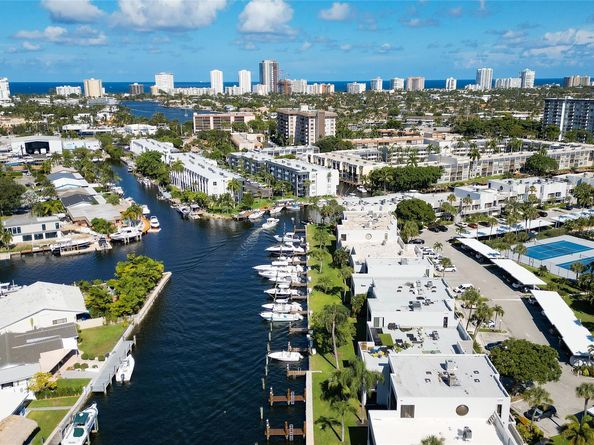 1100 SE 5th Ct 77, Pompano Beach FL 33060