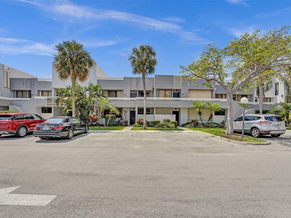 1100 SE 5th Ct 77, Pompano Beach FL 33060