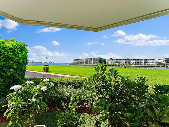 123 Lakeshore Drive 143, North Palm Beach FL 33408