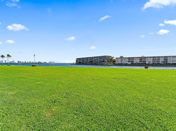 123 Lakeshore Drive 143, North Palm Beach FL 33408