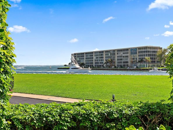 123 Lakeshore Drive 143, North Palm Beach FL 33408