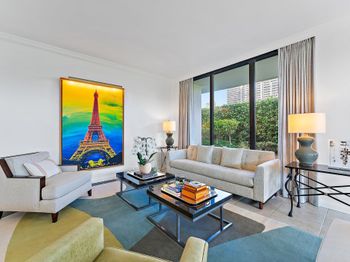 123 Lakeshore Drive