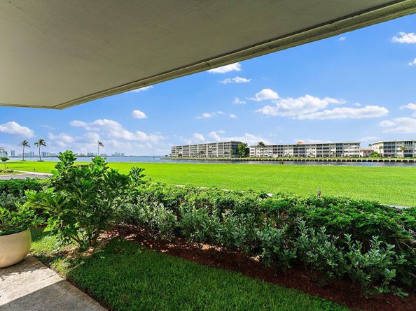 123 Lakeshore Drive 143, North Palm Beach FL 33408