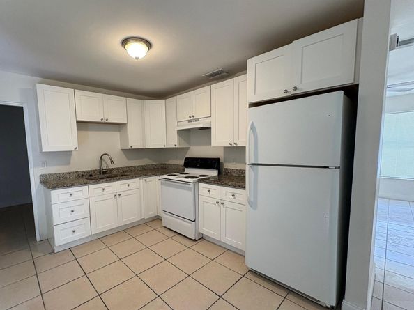 1100 W 25th Street, Riviera Beach FL 33404