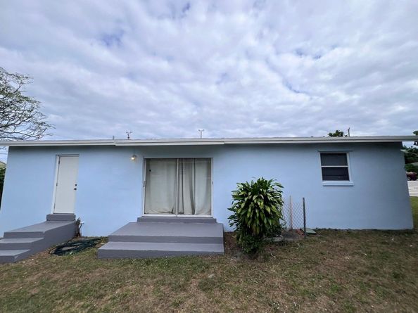 1100 W 25th Street, Riviera Beach FL 33404