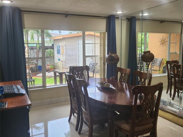6831 NW 81st Pl, Tamarac FL 33321
