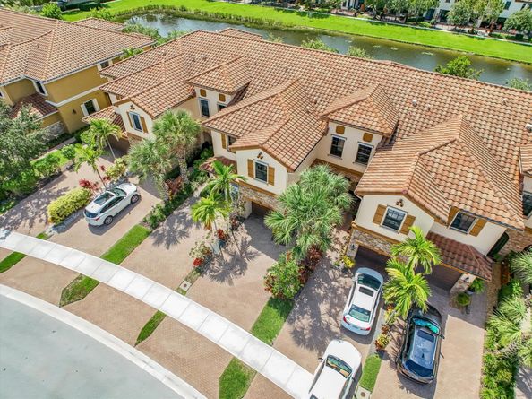 10403 Wellington Parc Drive, Wellington FL 33449