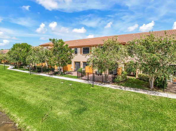10403 Wellington Parc Drive, Wellington FL 33449