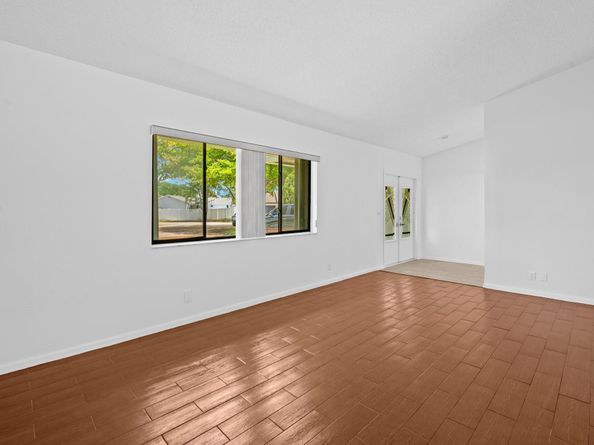 8669 SW 51st St, Cooper City FL 33328