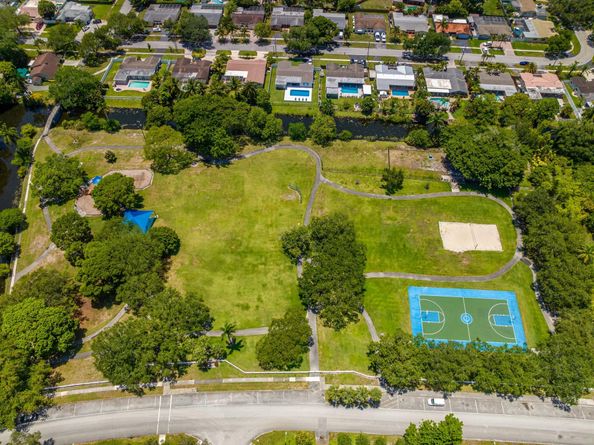 8669 SW 51st St, Cooper City FL 33328