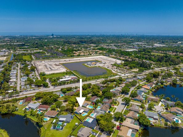 8669 SW 51st St, Cooper City FL 33328