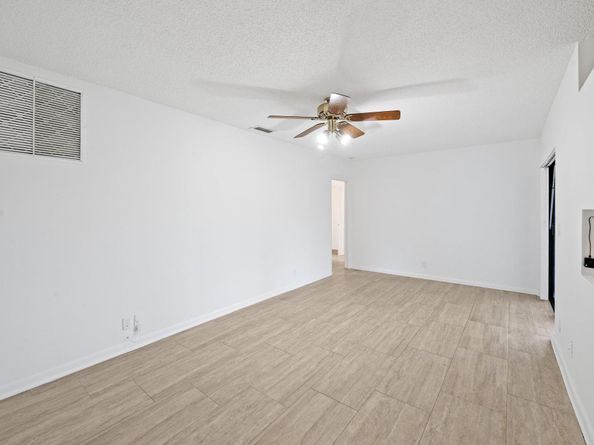 8669 SW 51st St, Cooper City FL 33328